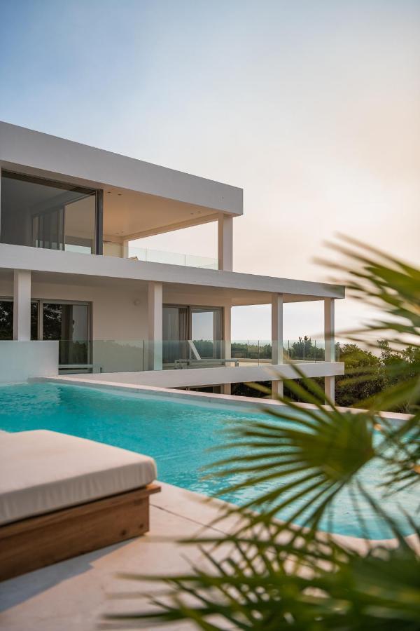 The Aven 4*